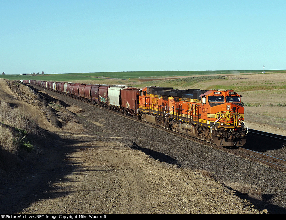 BNSF 4384